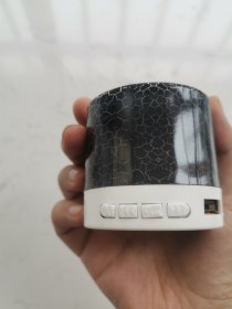 全新闲置 迷你蓝牙音箱4