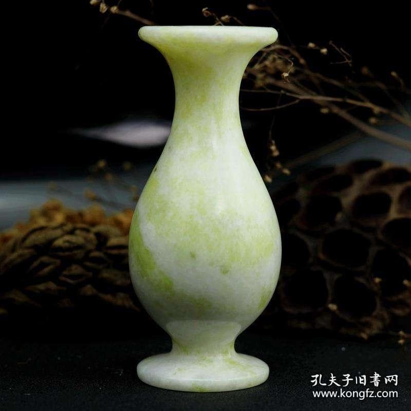 天然玉雕花瓶整个玉石做成高13厘米