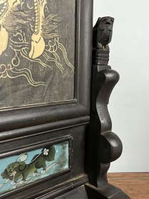 旧藏【麒麟祥云】楠木插屏，尺寸较大，麒麟图为碑刻拓片，底部彩绘双狮图案，双狮香炉图案手绘玻璃上，整体保存完整，品相尺寸如图！