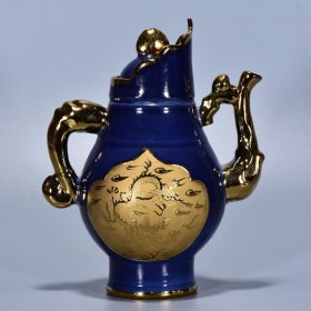 旧藏明宣德年霁蓝鎏金壶