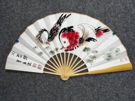 贾广健～国画折扇作品
【尺寸】60/33cm 
【材质】成品折扇
【供货】100元/幅
【备注】作品带隐形暗记
【包邮】