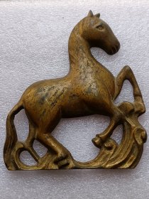 晚清民国时期马头座钟上的配件，单面铜马一个，马踏祥云