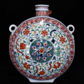 明宣德青花五彩扁瓶，高28.5厘米，直径24.5厘米