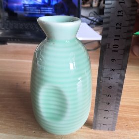 老的豆青釉瓷酒壶 高12.5口3.5底3.8厘米