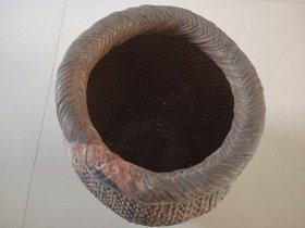 手工藤编老勾斗 米斗 身子一处残洞老补图六图九。高37，外直径24内口径18