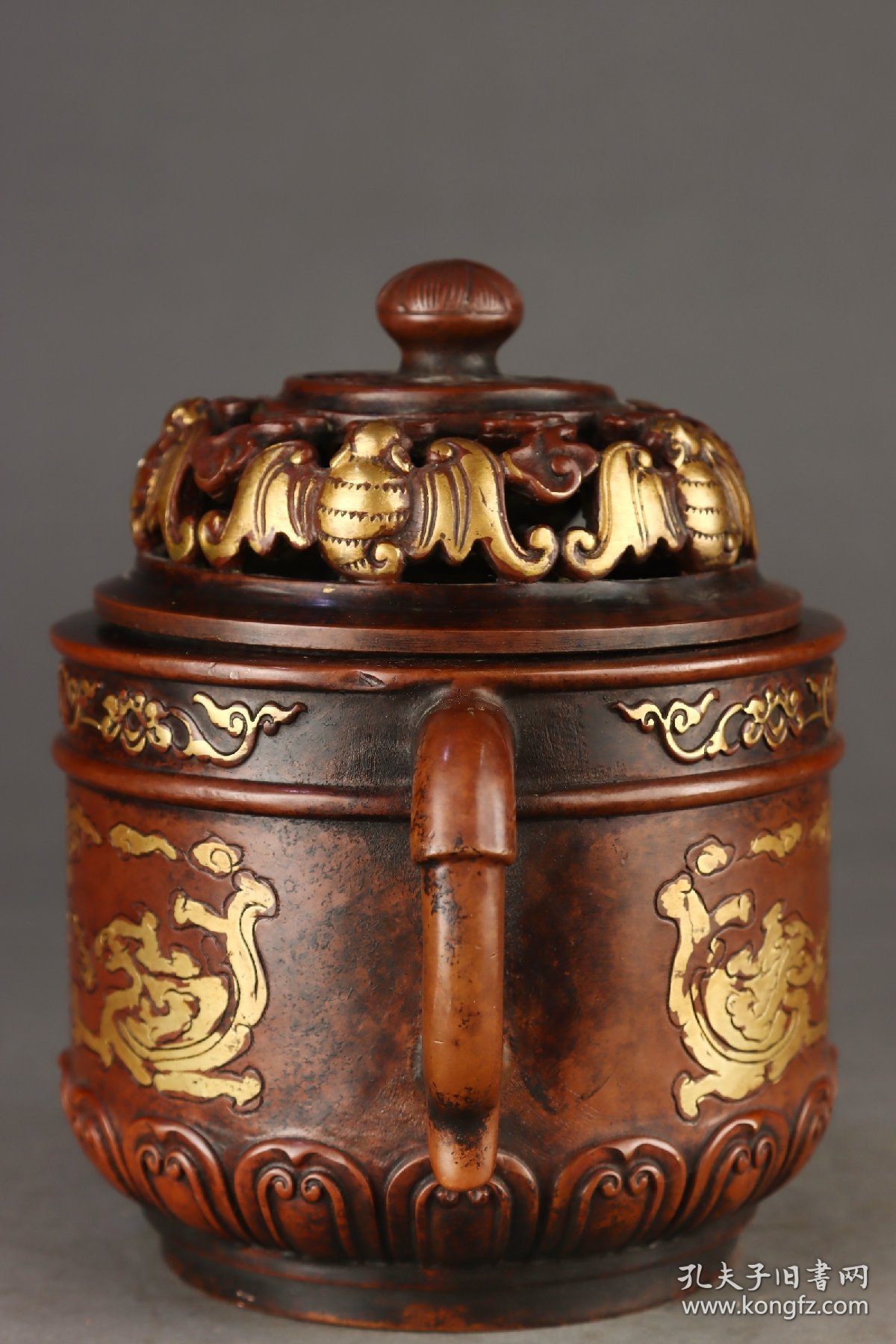 明 铜胎鎏金夔龙纹龙首耳熏炉