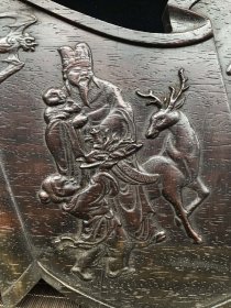 整板雕刻挂匾，雕刻福禄寿三星，画卷造型，别致大方，雕工细腻，温馨大气，尺寸70*28*2.5，