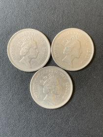 早期香港硬币 流通好品女皇头像壹圆硬币 直径25.5MM 90年91年92年三枚一套 一物一图 按图发货
包挂号信