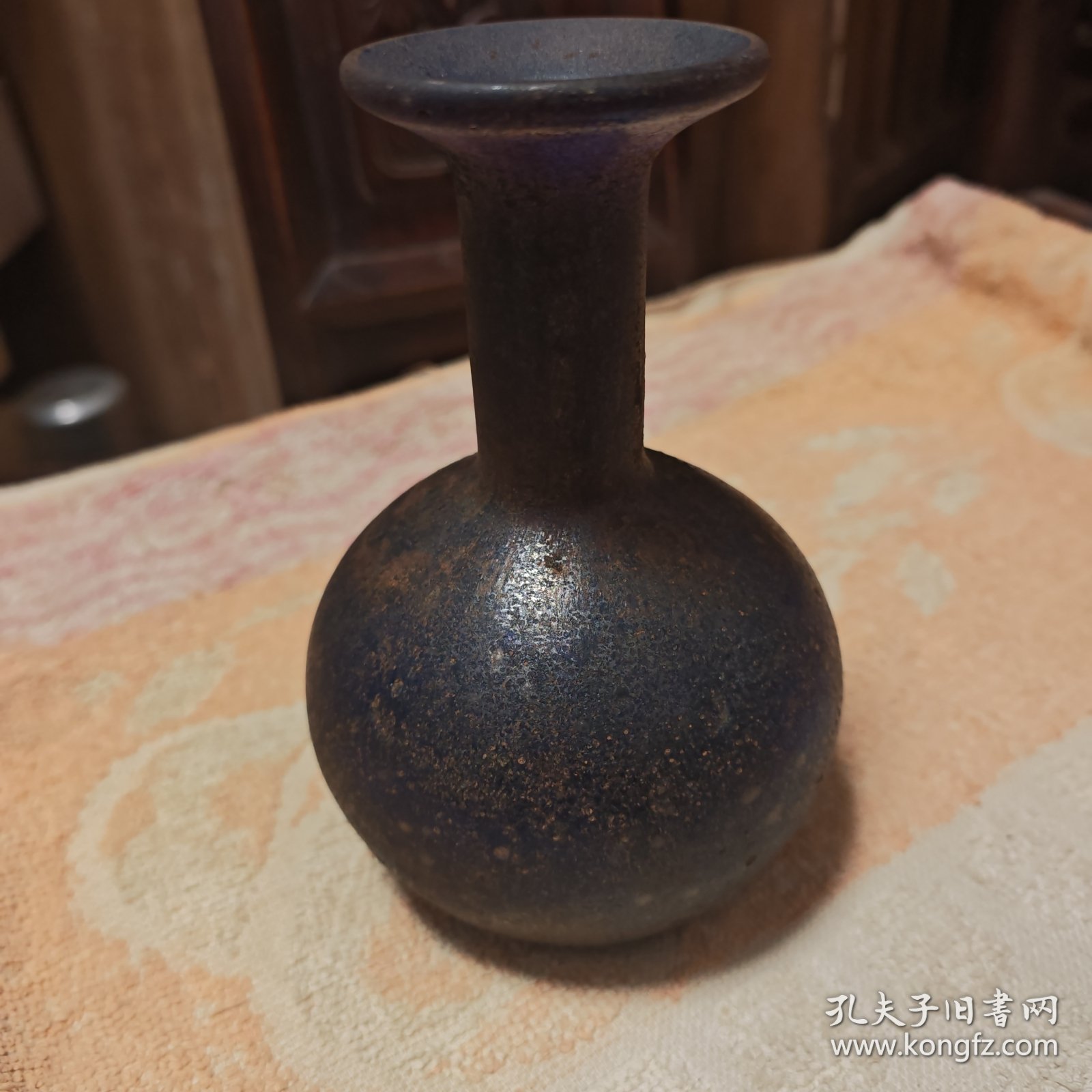 汉唐时期老镏璃瓶一只高15公分喜欢的不要错过放漏出