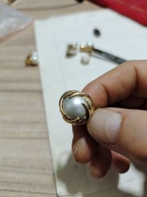 珍珠戒指，国外名牌，1.5厘米，大珍珠，保真