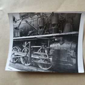 60年代黑白照片，火车头【22】