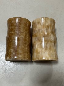 两个玉石笔筒