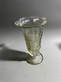 民国时期，喇叭口玻璃花插瓶子一只
