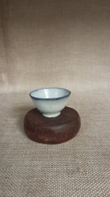 清代时期，民窑 窑口 青花白瓷 酒杯，风格粗犷独特！非常符合文人的素雅格调！尺寸如图！保存挺好，保存非常不容易【SW】