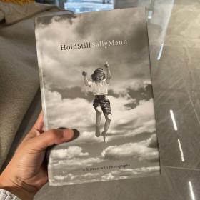 Hold Still：A Memoir with Photographs