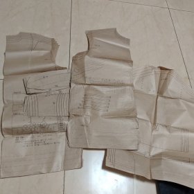 服装裁剪纸样(短袖)