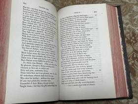 罕见！英国伊顿公学毕业纪念《弥尔顿诗集》Milton’s Poetical works。英式大开本全皮装帧，柔软温润，竹节背压花烫金，书脊线干净利索，浮雕刻花繁杂奢侈、完整清晰，酒红色书口闪亮如新。
扉页花体英文：送给 Alexander M. Hilton …on his leaving Eton 在他离开伊顿公学的时刻 1864。一部承载着世界顶级名校严谨校风和治学精神的藏品。