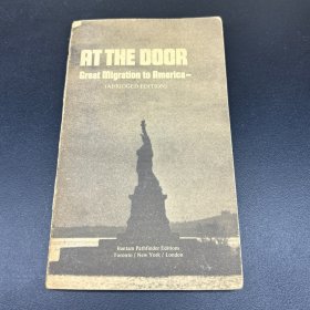 英文原版书AT THE DOOR