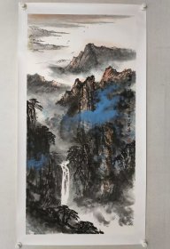 庐山市美协主席，陈火箭四尺整纸山水画137×68.5cm《高峡平湖》。陈火箭，江西九江市庐山人。现为国家一级技师、中国美术家协会会员、庐山市美术家协会主席。（保真书画）