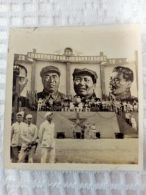 1949年10月上海人民保卫世界和平庆祝中国人民政协与中央人民政府成立大会现场照片，保存完好，绝无仅有，极珍贵！！！