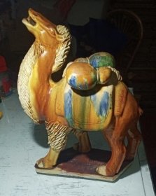 【雅宇轩】珍藏 创汇时期、仿唐 三彩丝路骆驼，尺寸超大 器形漂亮，制作精美传神，骆驼引颈高歌，形神兼备，三彩釉色斑斓油润、非常漂亮，那个年代老艺人纯手制作！