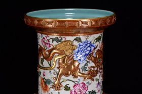 瓷器 清乾隆珐琅彩雕刻鎏金龙穿花纹爆竹瓶 68*30厘米