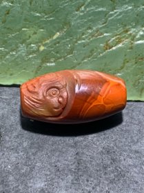 精美亚光战国红玛瑙手工俏色巧雕齐天大圣孙悟空桶珠一颗！