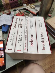 Twilight Saga 5 Book Set (White Cover) 暮光之城(白色圣誕套裝5冊(cè))