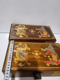 雕刻花梨木盒子