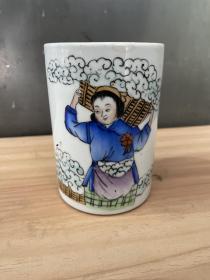 劳动最光荣笔筒