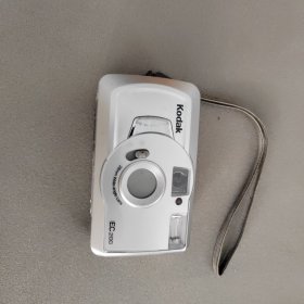 柯达EC200照相机 使用正常 附送皮套