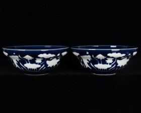 明宣德霁蓝釉雕刻留白鱼藻纹碗