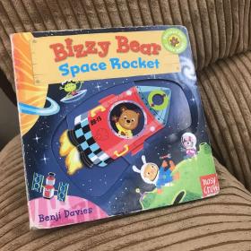 英文原版 Bizzy Bear: Space Rocket