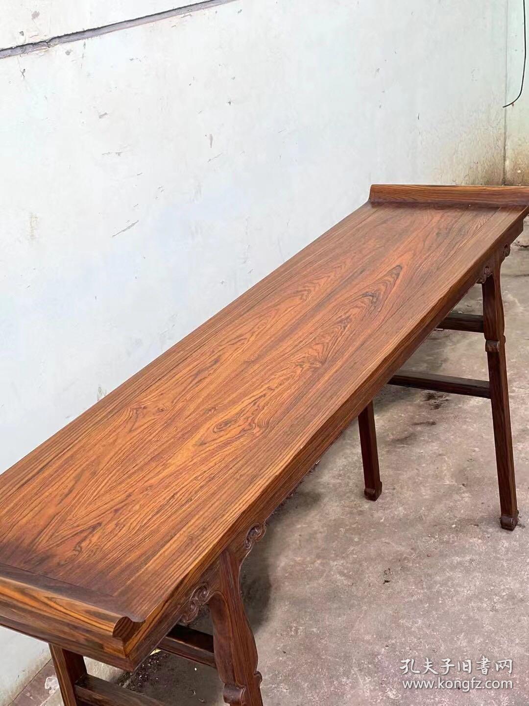 民国苏作大户人家用的.做工非常精美漂亮的(黄花梨)明式剑腿双面工下披灰条案一个.做工精湛.包浆自然温润.用料上乘.整体美观高雅.榫卯结构入手即用 运费自理