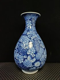 青花万花纹玉壶春瓶