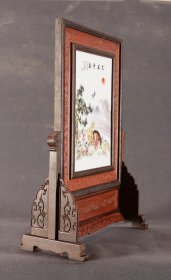 珠山八友之王大凡作品赏析！！ 红木框镶粉彩瓷板画竖插座屏！ 「三羊开泰」 《底座可拆卸》 收藏送礼佳品