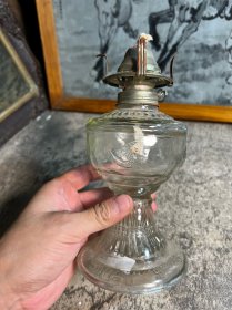 50年代,和平鸽老煤油灯一只
