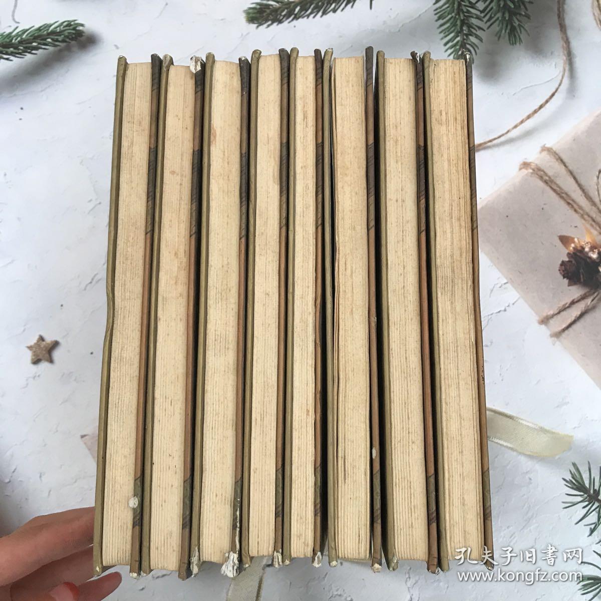 中国十大禁书：《剪燈新话》《醋葫芦》《品花宝鉴》《飞花艳想》《玉楼春》《红楼春梦》 《九尾龟》《空空幻》