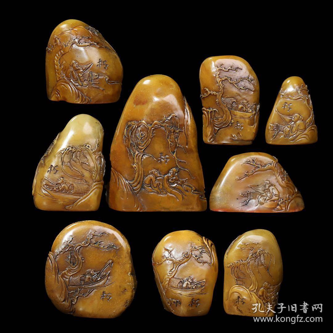 珍藏手工篆刻寿山石原石闲章印章一套，印章尺寸约为4.5×1.8×4.6厘米左右，印章净总重326克，搭配布盒