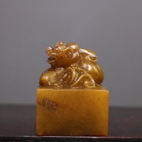 田黄石精雕·招财貔貅·老闲章