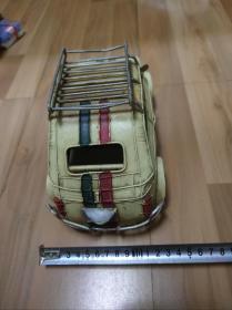 老玩具:五十年代铁皮小汽车