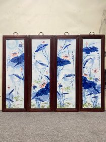 王步作品红木镶瓷板画青花荷花鱼四条挂屏
高120厘米宽40厘米（单块尺寸）