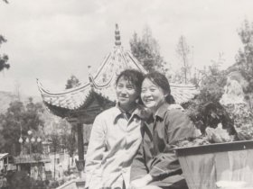 60-70年代俩美女昆明圆通山?照片