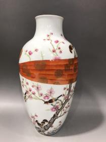 洪宪粉彩花鸟包袱瓶尺寸，高28厘米，全美品