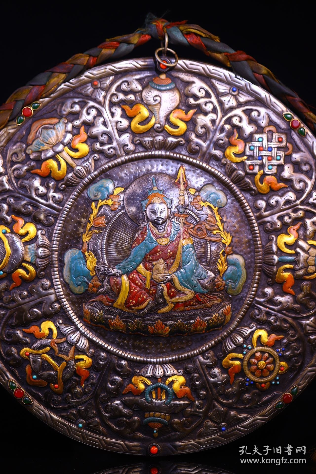 天铁纯手工敲打，錾刻，描彩唐卡，高41宽36.重约1500克…………