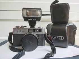 华夏822胶卷相机、基本全新、功能正常、散光灯正常