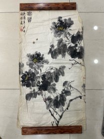 上海画家 张关林 富贵一幅 尺寸：95*50cm
擅长花鸟，画得一手活灵活现的牡丹。现任海墨画社、牡丹画院画师、苍松画社、东方艺术院指导老师。