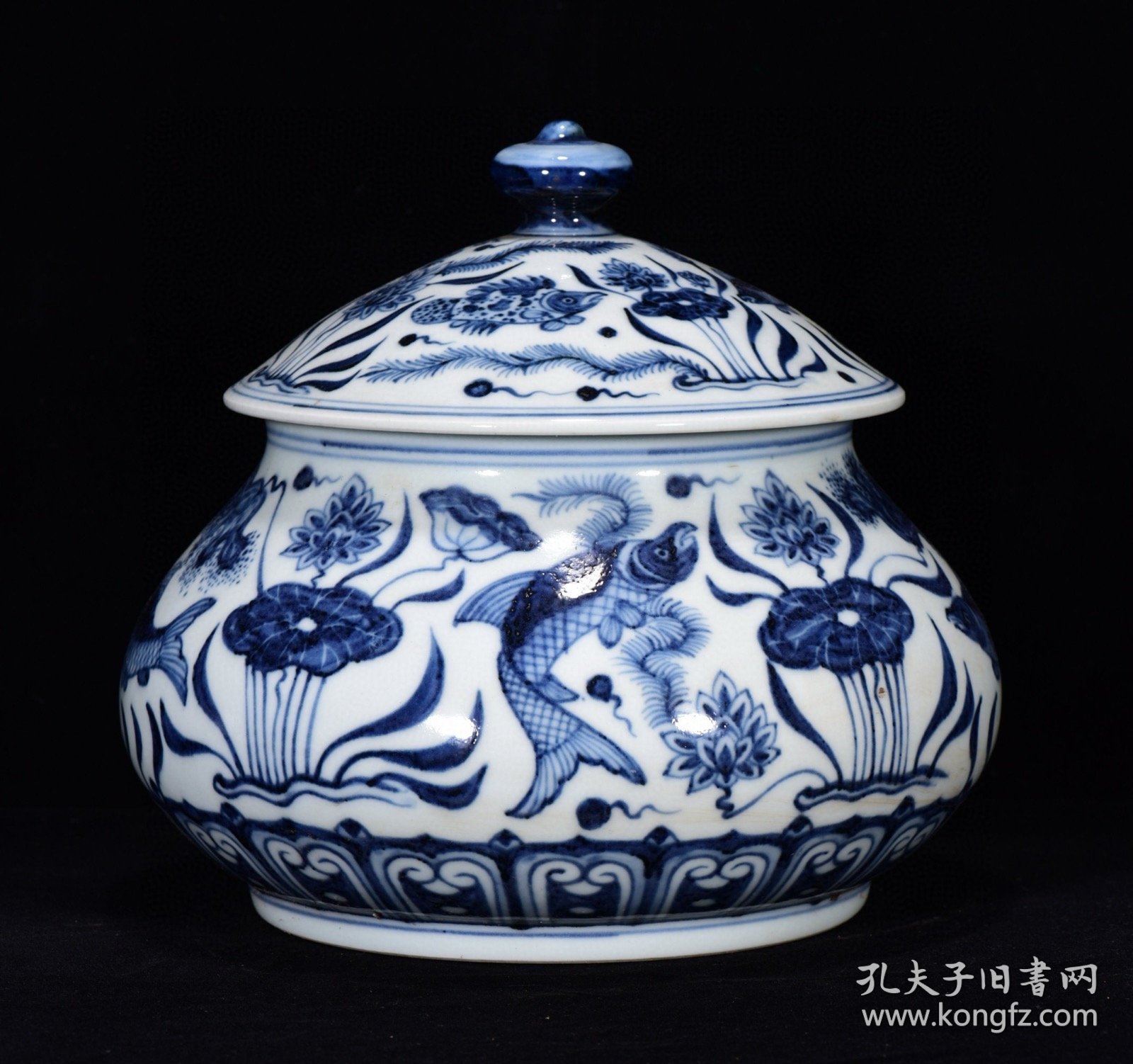 明宣德年青花鱼藻纹盖罐20*20厘米