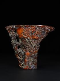 旧藏老牛角酒杯
高17厘米，宽20厘米