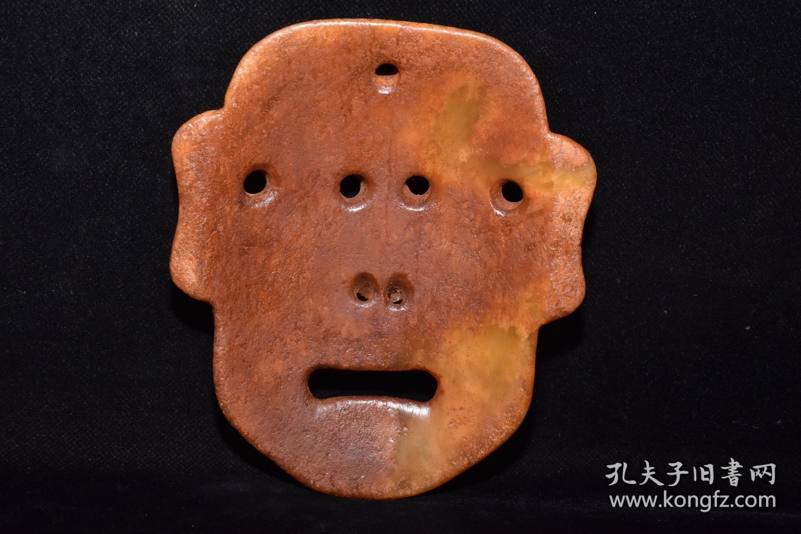 红山文化老玉脸谱、雕刻精美，包浆醇厚，品相完美、重量370克、